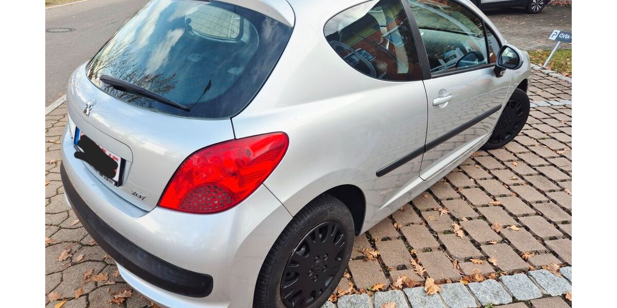 Peugeot 207 157.400 km 2.100 &euro; Filderstadt 70794
