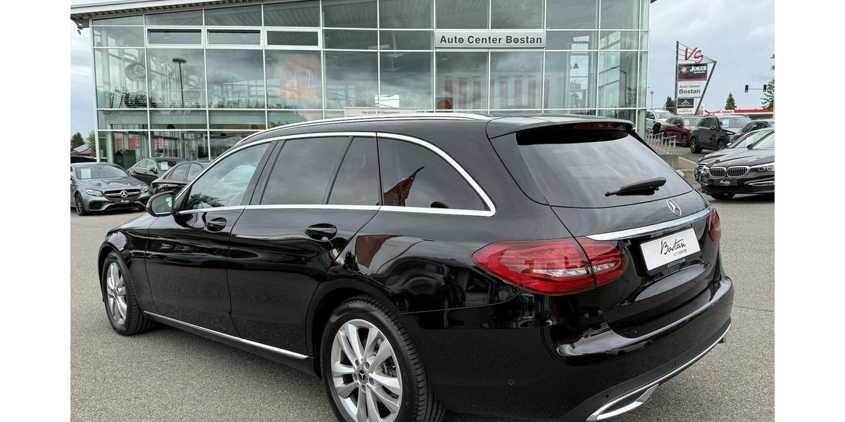 Mercedes-Benz C 180 AVANTGARDE/BURMESTER/KAMERA/HEAD UP/LEDER 72.347 km 23.900 &euro; Villingen-Schwenningen 78054