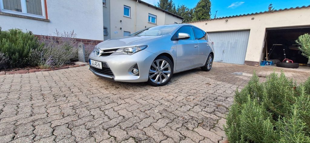 Toyota Auris 138.000 km 11.900 € Ludwigshafen 67067