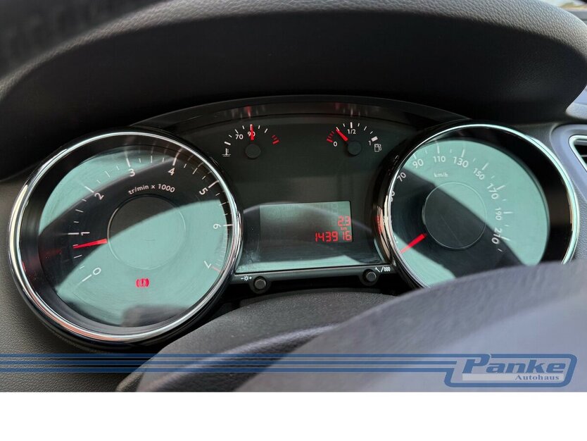 Peugeot 5008 1.6 155 THP Family plus*7Sitz*HUD*Pano*NAV* 143.915 km 7.980 € Berlin 13187