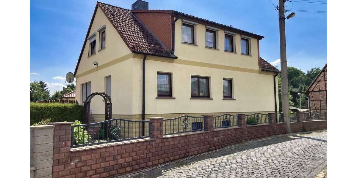 Einfamilienhaus Sangerhausen - 8 Zimmer, 180 m&sup2;, 245.000&euro; | Angebot:25452721