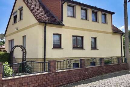 Haus Sangerhausen - 8 Zimmer, 180 m&sup2;, 245.000&euro; | Angebot:25452721