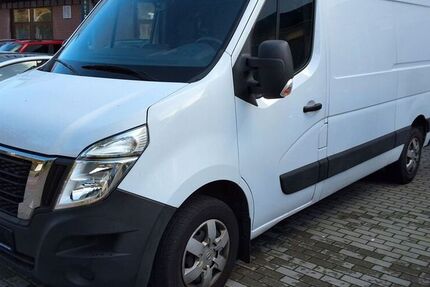 Nissan NV400