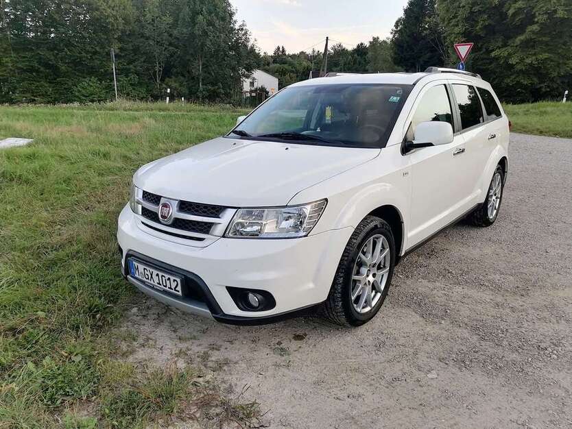 Fiat Freemont 174.935 km 9.750 € München 81739