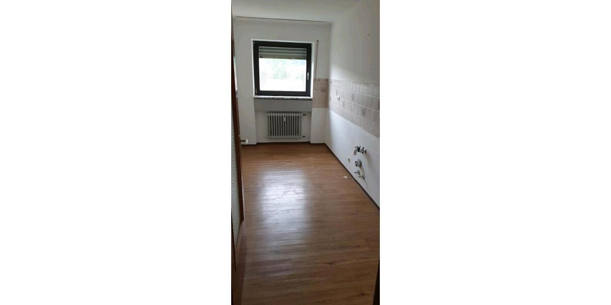 Etagenwohnung Gunzenhausen - 3 Zimmer, 87 m&sup2;, 180.000&euro; | Angebot:25712880