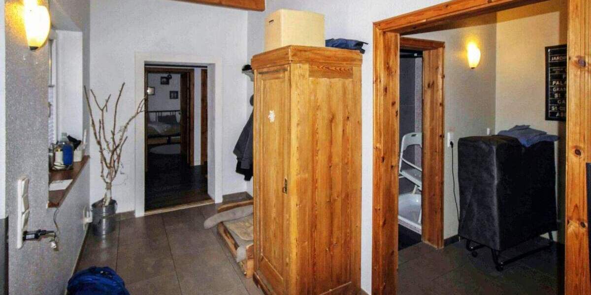 Exklusive Gewerbe- und Wohnimmobilie in Kappeln: Wohnen und Arbeiten in Perfektion 8 zimmer