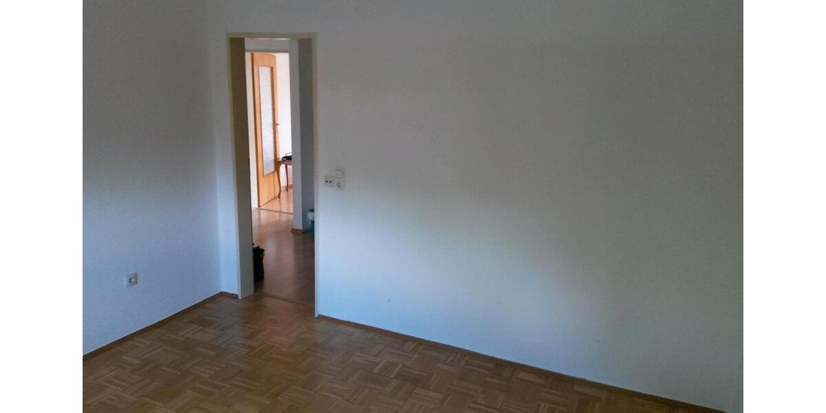 Etagenwohnung Weener - 4 Zimmer, 81 m&sup2;, 1.000&euro; | Angebot:25416272