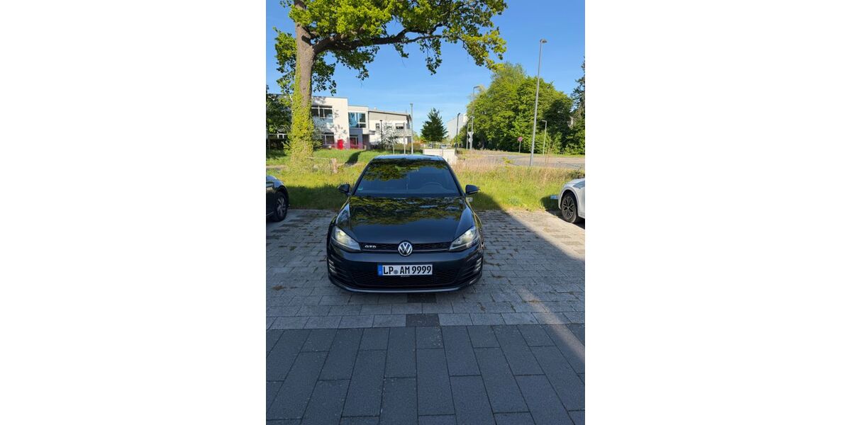 VW Golf 104.000 km 17.700 &euro; Lippstadt 59555