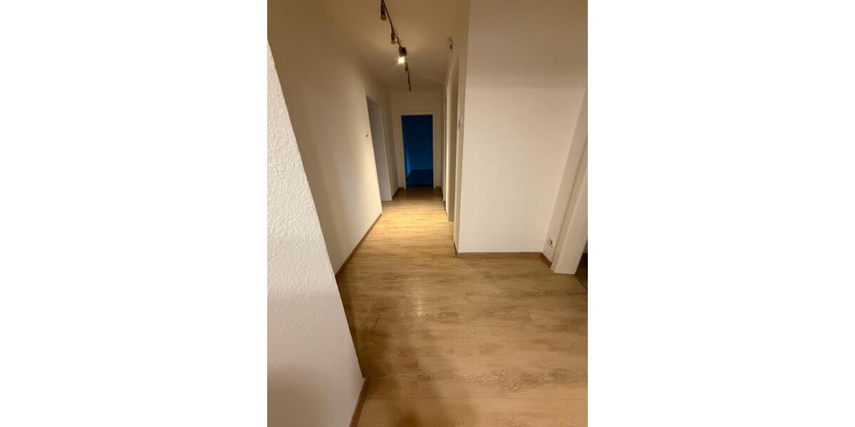 Etagenwohnung Pfarrkirchen - 3 Zimmer, 100 m&sup2;, 1.350&euro; | Angebot:25524336