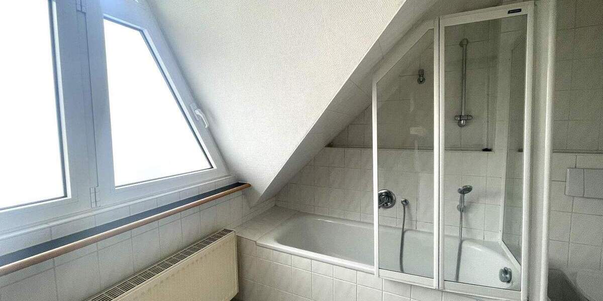 Etagenwohnung Kaiserslautern Innenstadt - 3 Zimmer, 80 m&sup2;, 720&euro; | Angebot:25247823
