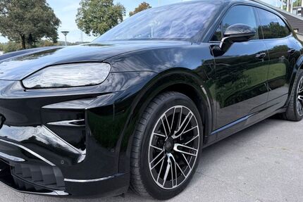 Porsche Cayenne 9.900 km 171.900 &euro; Gießen 35394