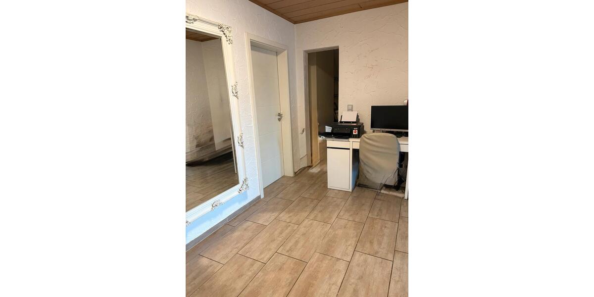 Dachgeschoßwohnung Tiefenbach - 3.5 Zimmer, 103 m&sup2;, 1.000&euro; | Angebot:24785650