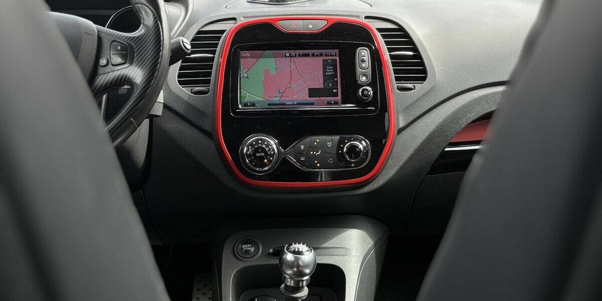 Renault Captur 1.2 XMOD KAMERA/NAVI/SHZ/KLIMA/KEYLESS 29.841 km 11.900 &euro; Villingen-Schwenningen 78054