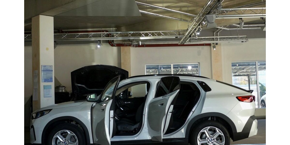 BMW X2 d U10 AHK,360° Kamera,HUD,Abstandstempomat 6.600 km 38.590 &euro; Landshut 84030
