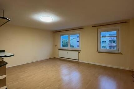 Helle 4-Zimmer-Wohnung mit Stellplatz, EBK und 2 Balkonen 4 zimmer