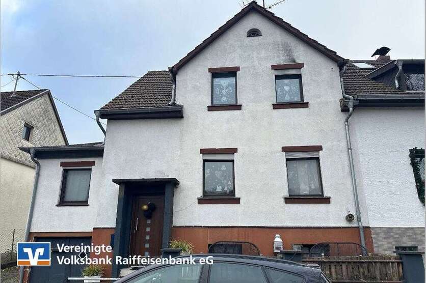 Haus zum Kaufen in Idar-Oberstein 95.000 € 102 m²