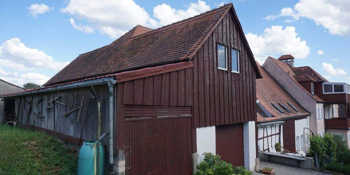 Etagenwohnung Gallmersgarten - 9 Zimmer, 286 m&sup2;, 249.000&euro; | Angebot:25677589
