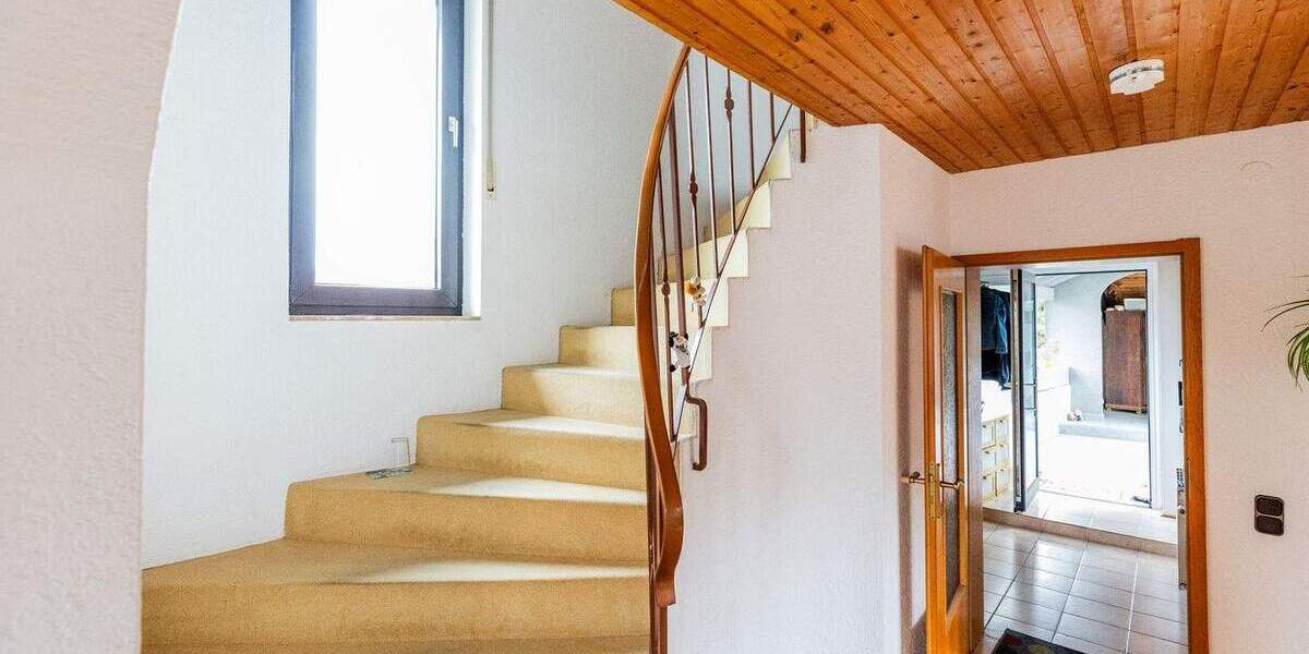 Mehrfamilienhaus, Wohnhaus Bischofsheim - 8 Zimmer, 229 m&sup2;, 695.000&euro; | Angebot:25768288