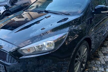 Ford Focus 188.000 km 8.999 € Regensburg-Bernhardswald 93170