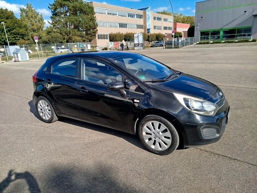 Kia Rio 185.761 km 3.250 € Hanau 63452