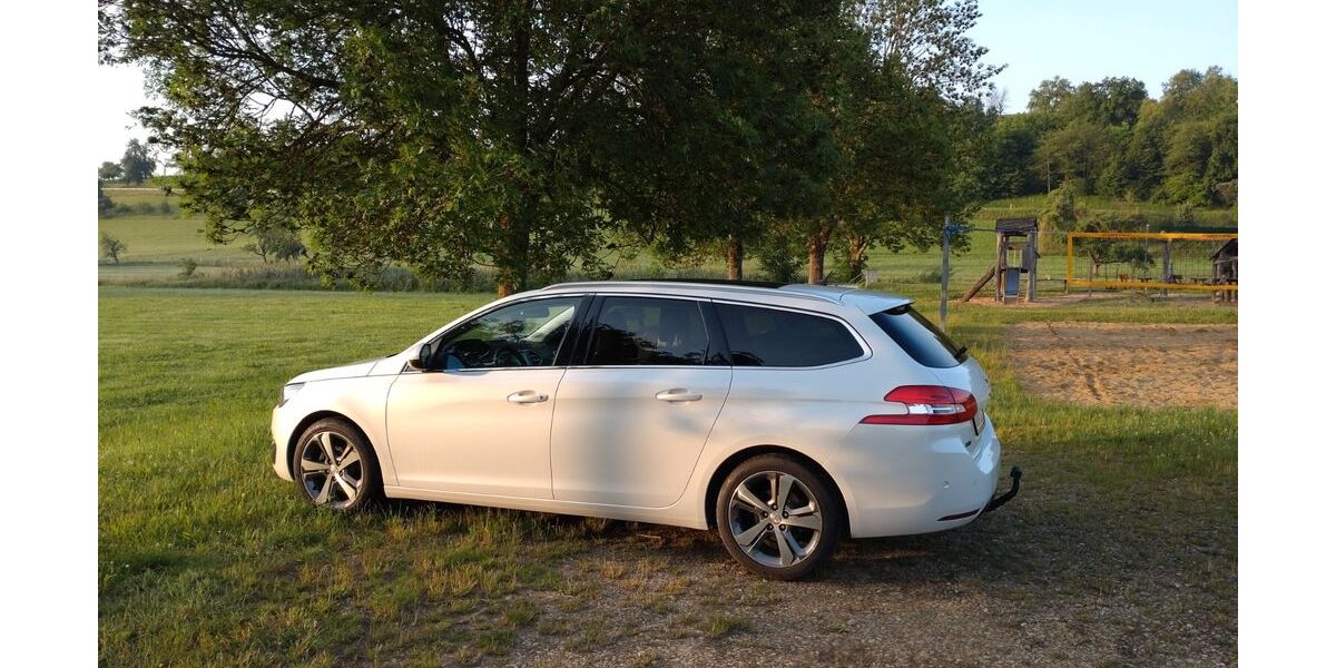 Peugeot 308 99.000 km 11.800 € Tengen 78250