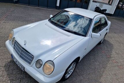 Mercedes 230