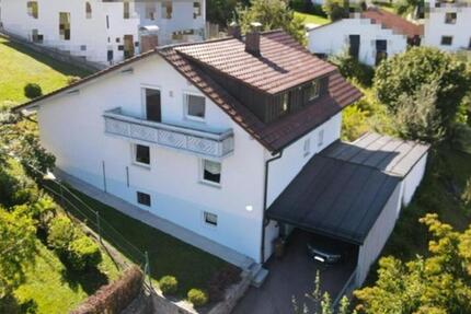 *Vielseitiges Ein-o. Zweifamilienhaus in traumhafter Lage* 8 zimmer