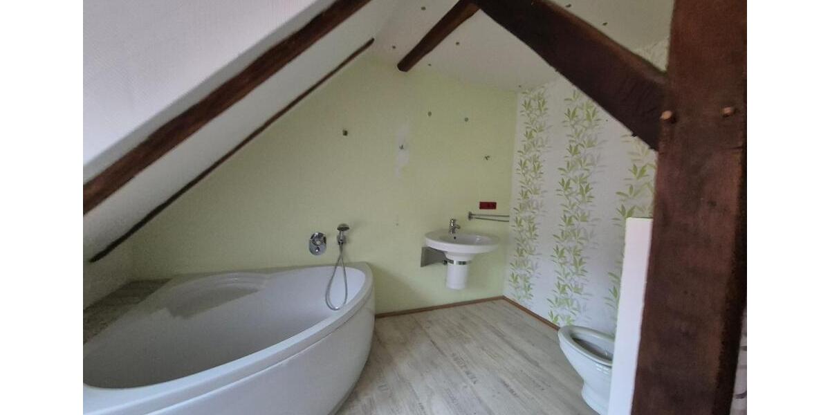 Dachgeschoßwohnung Treffurt - 2 Zimmer, 120 m&sup2;, 660&euro; | Angebot:26087134