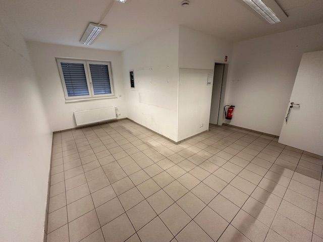Gewerbeobjekt Buxtehude - 8 Zimmer, 187 m&sup2;, 2.400&euro; | Angebot:25745124