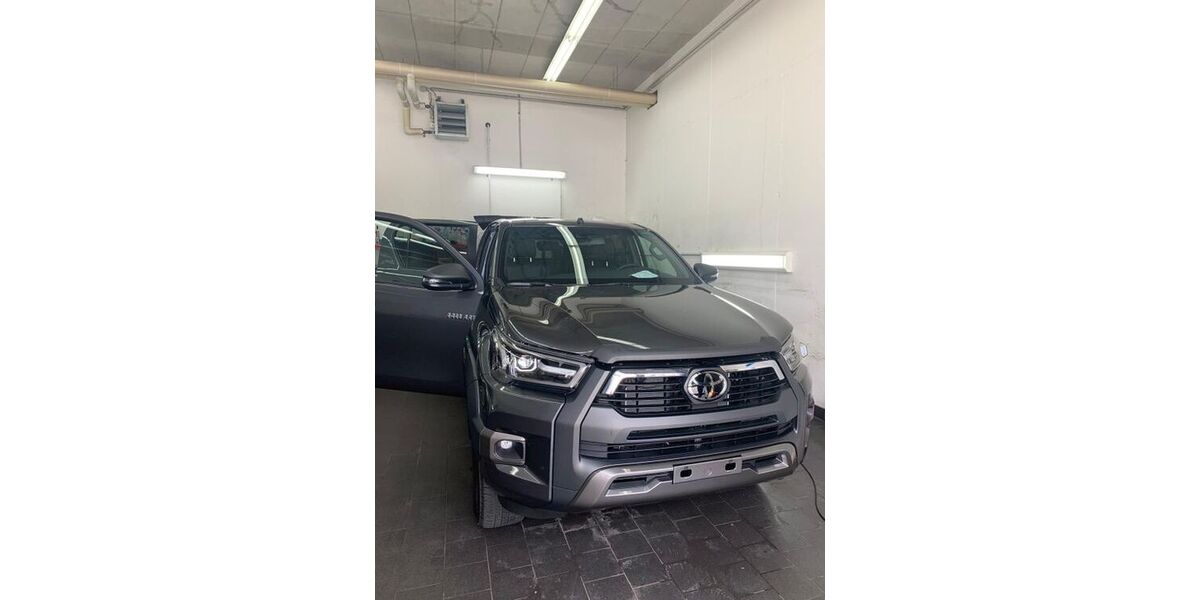 Toyota Hilux 96.500 km 38.000 &euro; Berlin 12527