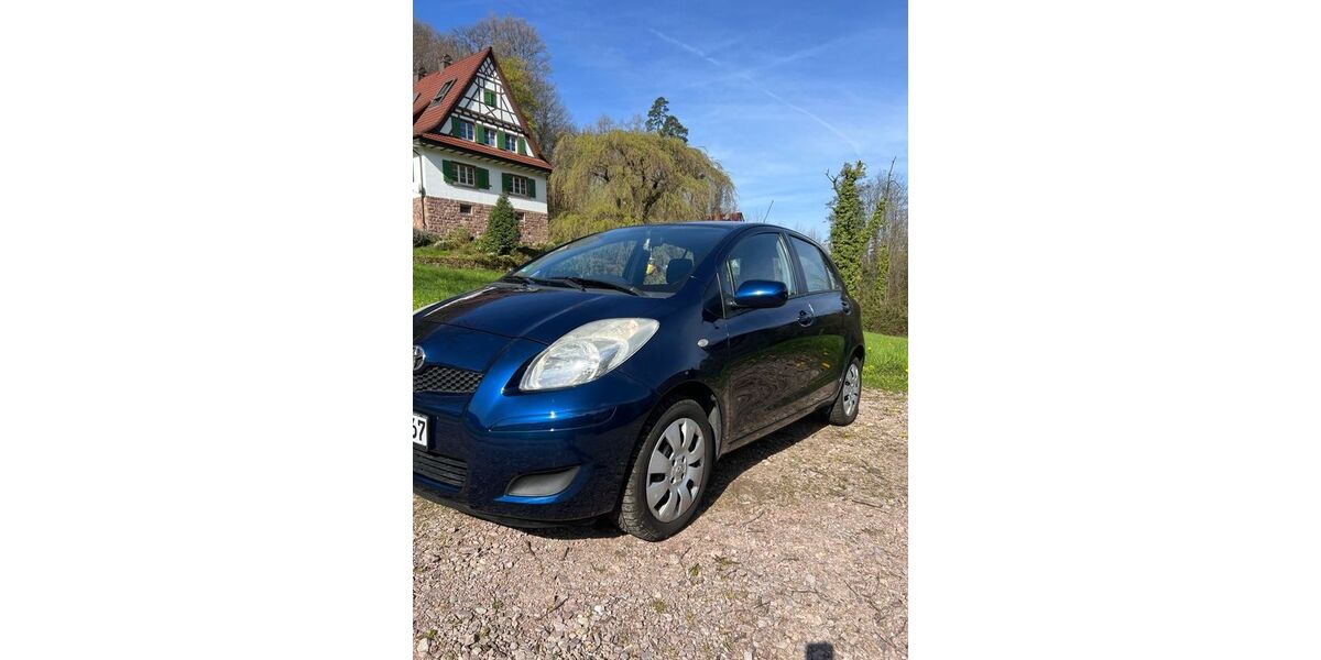 Toyota Yaris 141.000 km 4.000 &euro; Waiblingen 71334