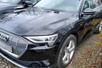 Audi e-tron 46.500 km 26.888 &euro; Bad Langensalza 99947