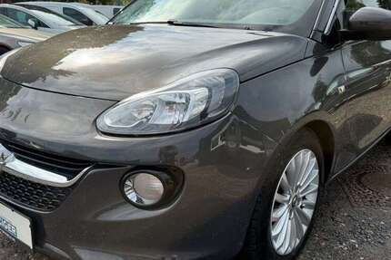 Opel Adam 89.396 km 9.990 &euro; Hamburg 22179