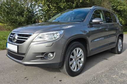 VW Tiguan 137.100 km 10.999 € Stuttgart 70499