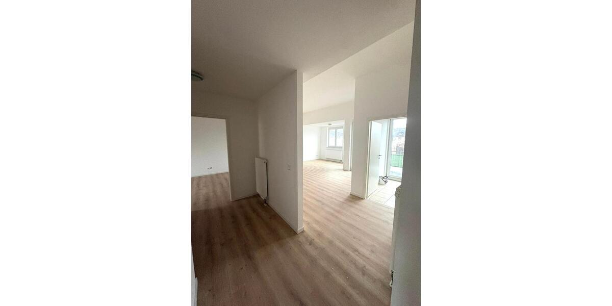 Dachgeschoßwohnung Oberhausen - 3 Zimmer, 80 m&sup2;, 229.000&euro; | Angebot:25098597