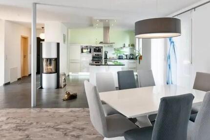 Modernes Einfamilienhaus 160 m² mit Terrasse, Balkon & Fernblick zimmer