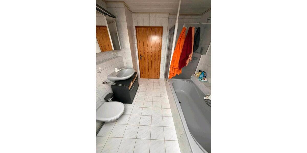 Etagenwohnung Prosselsheim - 4 Zimmer, 120 m&sup2;, 700&euro; | Angebot:26211442
