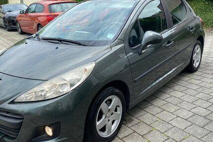 Peugeot 207 144.000 km 2.590 € Rottenburg 84056