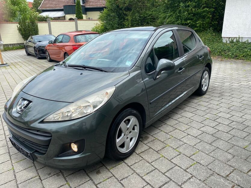 Peugeot 207 144.000 km 2.590 € Rottenburg 84056
