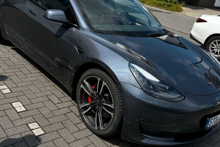 Tesla Model 3 80.000 km 31.900 &euro; Hamburg 21079