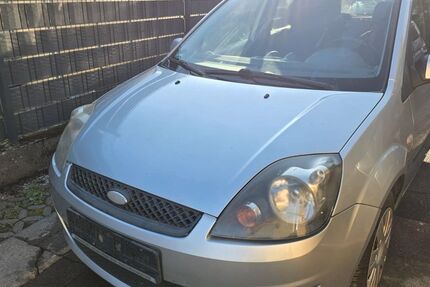 Ford Fiesta 245.000 km 1.100 &euro; Ehringshausen 35630