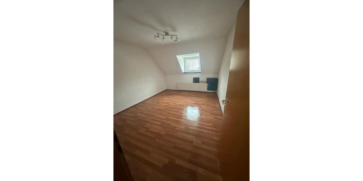 Dachgeschoßwohnung Remscheid - 3 Zimmer, 75 m&sup2;, 750&euro; | Angebot:24876826