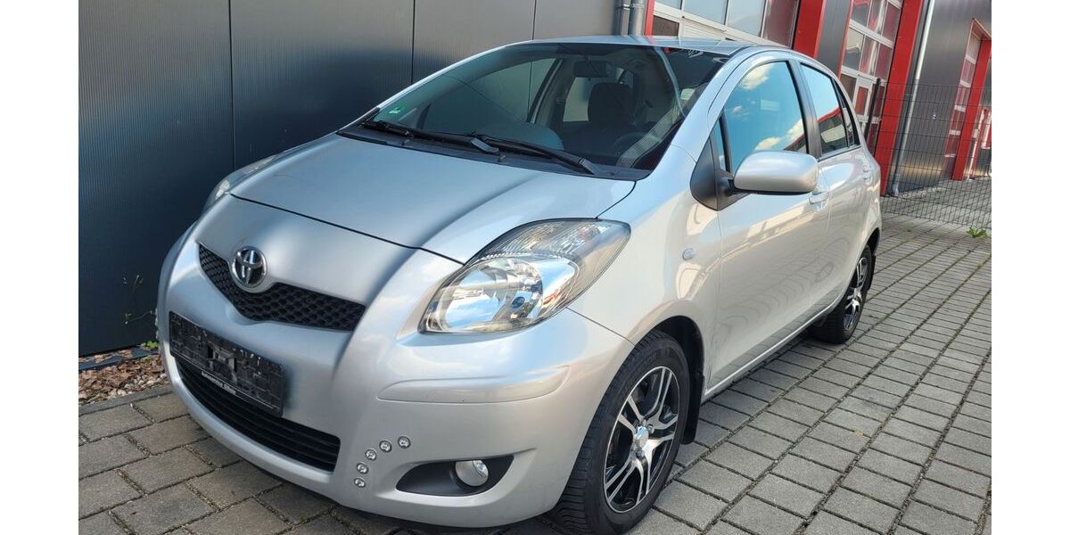 Toyota Yaris 135.000 km 4.500 &euro; Puchheim (nähe München) 82178