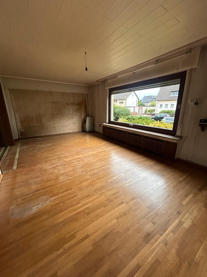 Großzügige Doppelhaushälfte mit Garten, Garage & Ausbaupotenzial