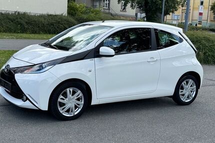 Toyota Aygo (X) 85.000 km 6.499 &euro; Chemnitz 09119
