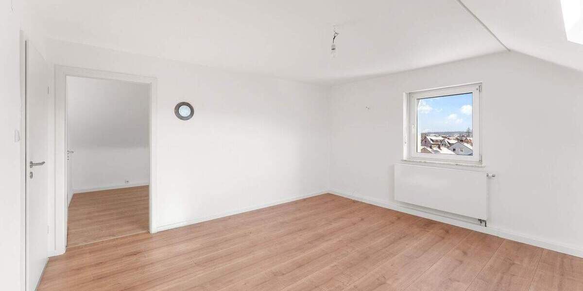 Etagenwohnung Langenzenn - 4 Zimmer, 84 m&sup2;, 239.000&euro; | Angebot:25245909