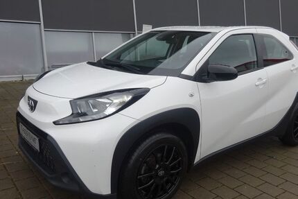 Toyota Aygo (X) 16.567 km 14.980 &euro; Steißlingen 78256
