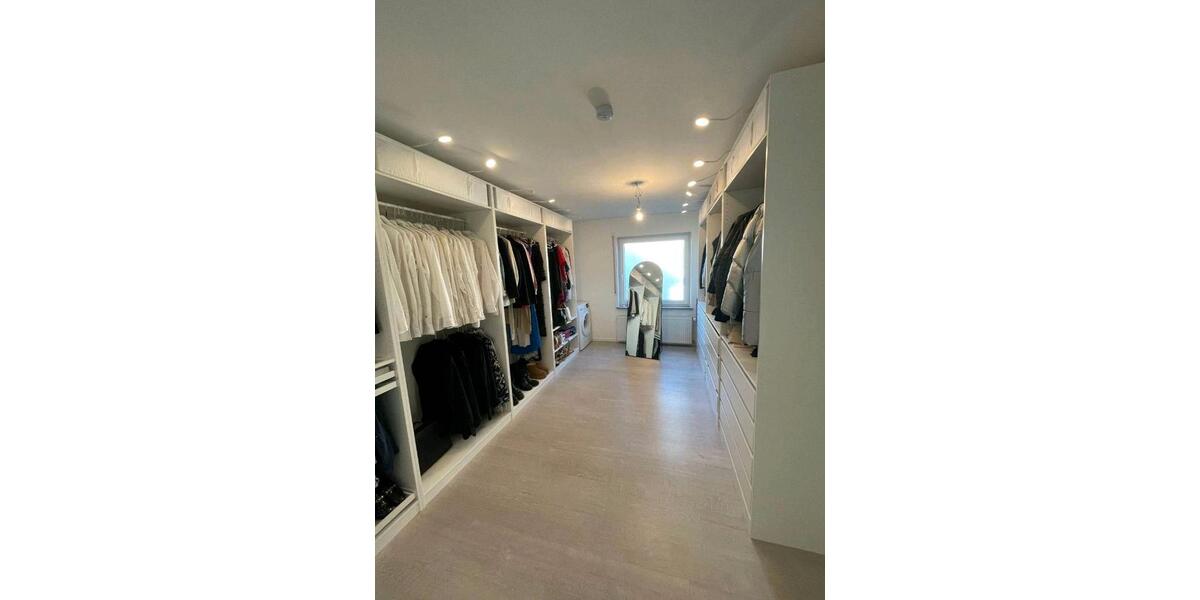 Etagenwohnung Geldersheim - 4.5 Zimmer, 114 m&sup2;, 900&euro; | Angebot:25657009