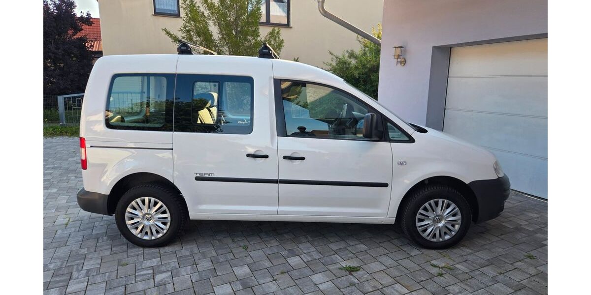 VW Caddy 152.900 km 7.300 &euro; Goldbach 63773