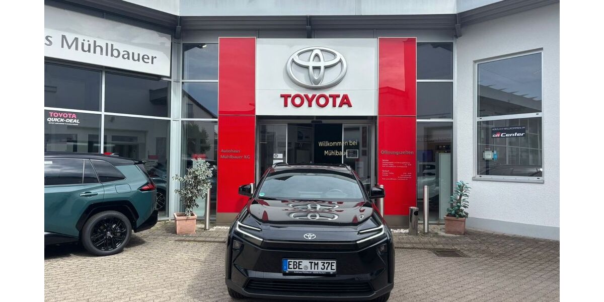 Toyota bZ4X 2.480 km 38.980 &euro; Neufarn 85646